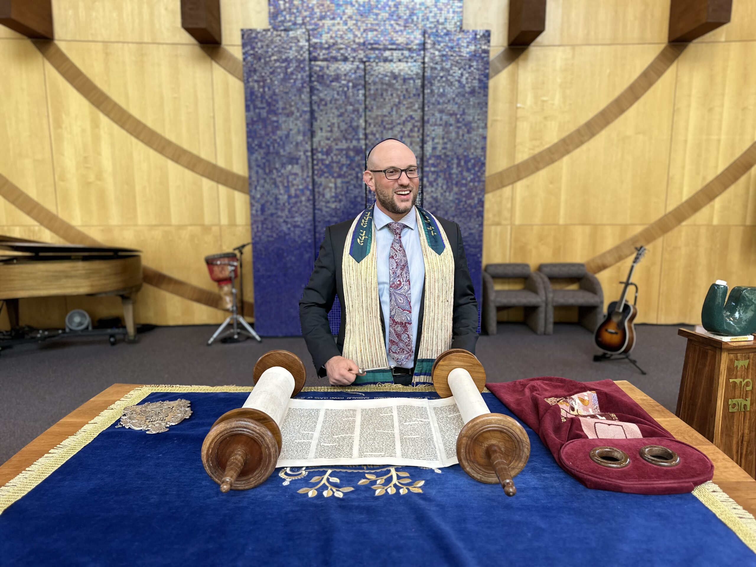 Rabbi Soffer at the Bima